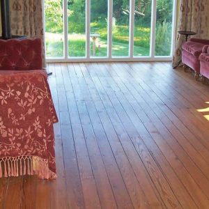 pitch-piine-floorboards